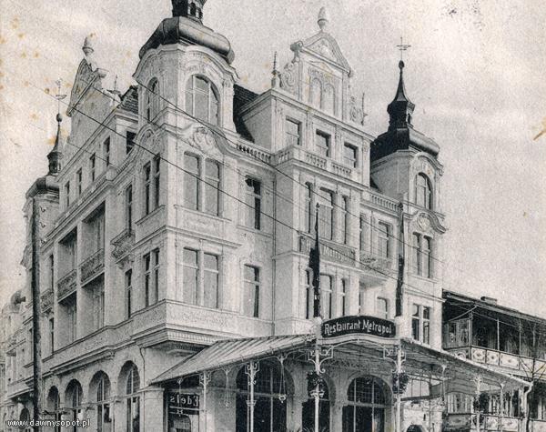 Hotel Metropol widziany od strony obecnej ul. Bohaterów Monte Cassino, zdjęcie z ok. 1907 r. (MM, , Felix Peril / K.P.& Co., 1907 r.), za: www.dawnysopot.pl. Hotel Metropol widziany od strony obecnej ul. Bohaterów Monte Cassino, zdjęcie z ok. 1907 r. (MM, , Felix Peril / K.P.& Co., 1907 r.), za: www.dawnysopot.pl.