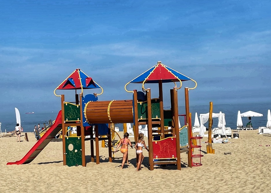 Fot. M15 Sopot, plac zabaw na plaży